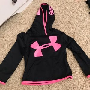 Girls Underarmour pullover hoodie!!